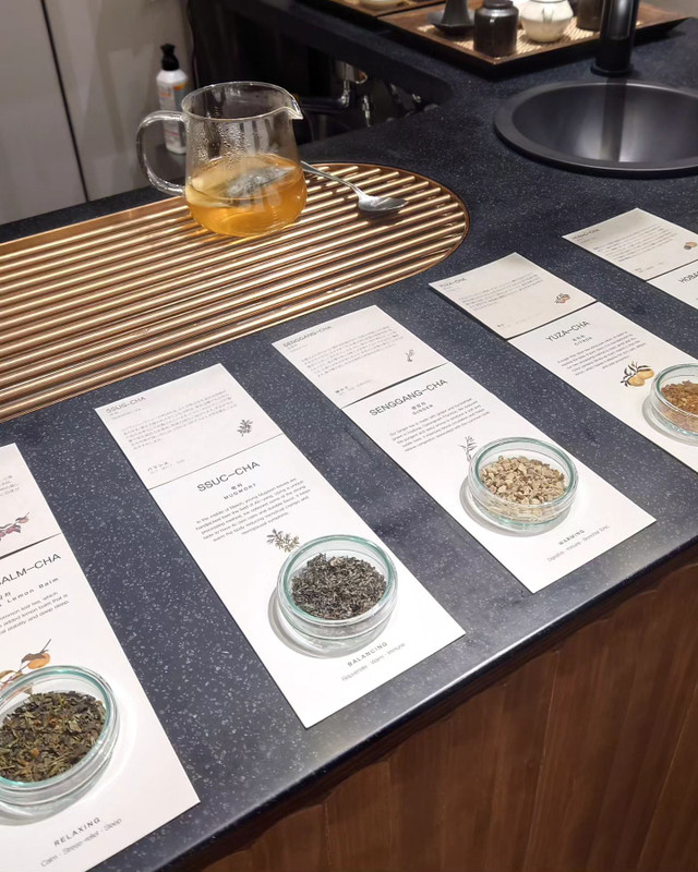 レセプションでお茶選び / 4