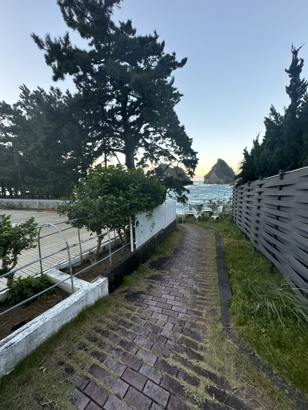 露天風呂に行くには少し屋外を歩く箇所も…