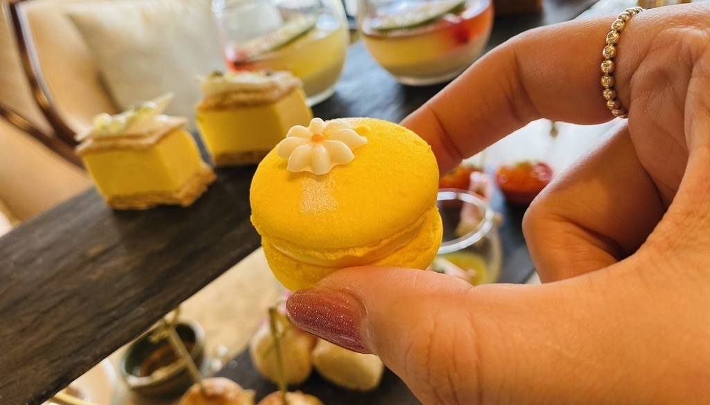 アフタヌーンティーで
優雅なひとときを / 3