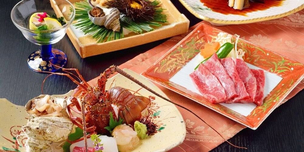 美味しいものの宝庫
三重の恵みに舌鼓 / 3