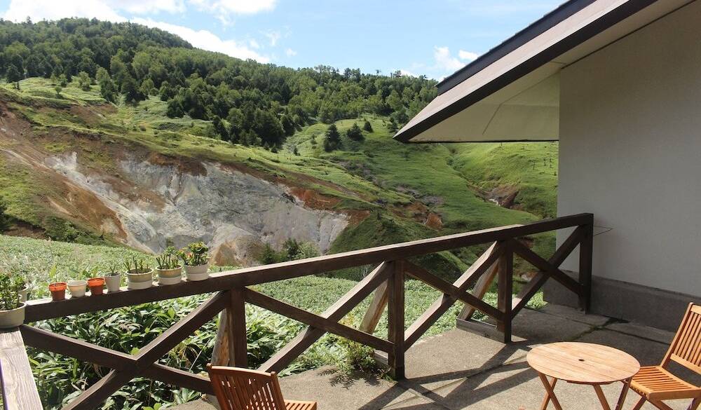 間近に空吹を望む
特等席の客室 / 5