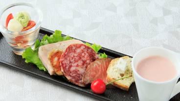 食事・飲み物 / 25