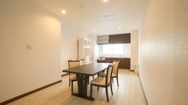 客室内のダイニングエリア / 21