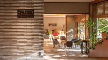 ロビーラウンジ / 11