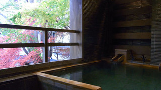 温泉掛流し露天風呂 山もみじ望む和室＆寝室 68平米 (早蕨) 禁煙