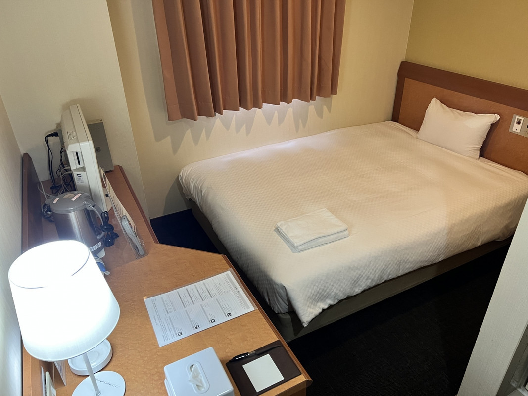 座るとこないの？