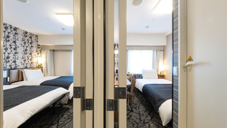 コネクティングルーム [シングル + ツイン] 禁煙