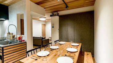 客室内のダイニングエリア / 7