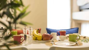 客室内のダイニングエリア / 18