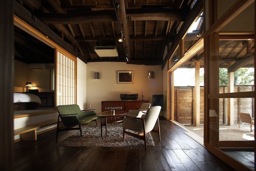 1⽇2組の離れがおすすめ！森の中の全室露天風呂付き宿4244309