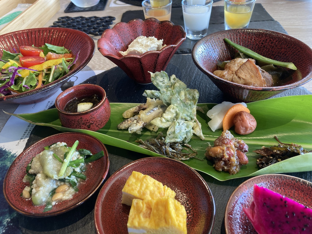朝食