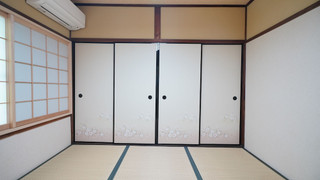 (207室) 2階 2人部屋 (個室, 共用トイレ, シャワー付)