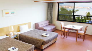 海を眺める洋室 禁煙(27.95平米)