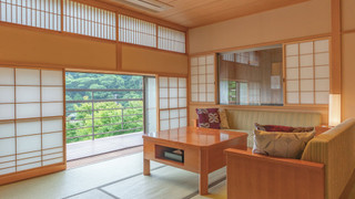 【和風庭園一望 2階和洋室 テラス付】源泉掛流し半露天風呂