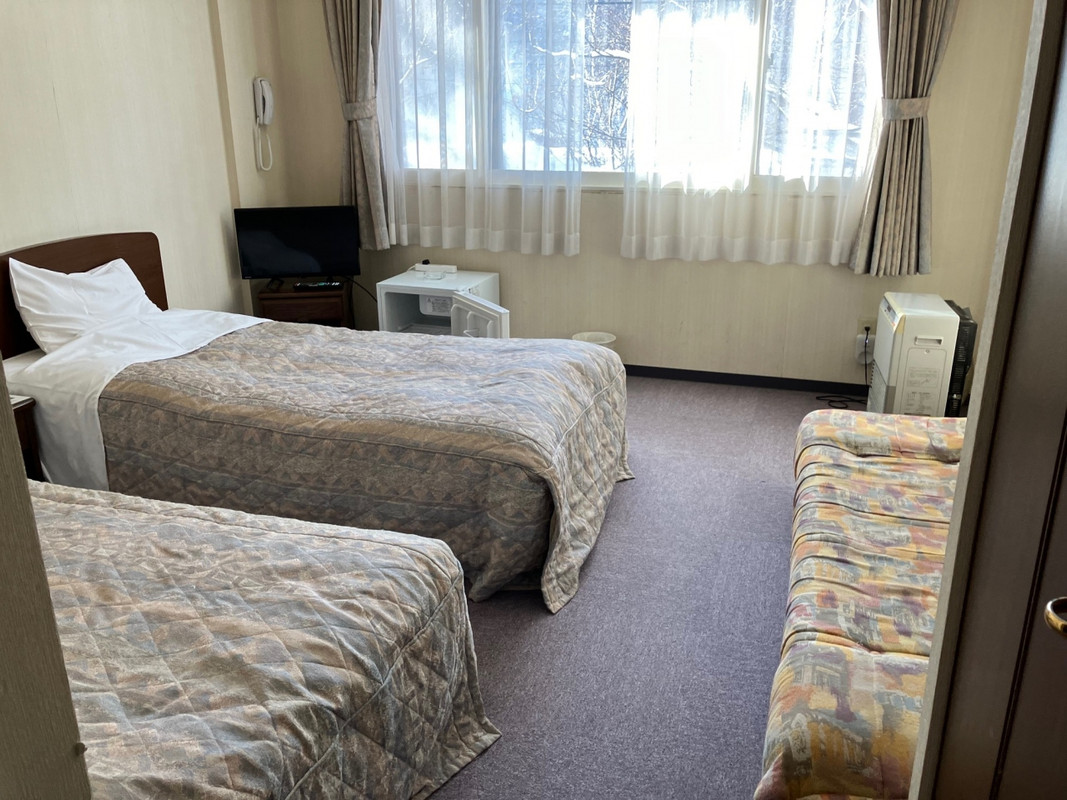 普通のツインです。窓からの雪景色が綺麗でした。