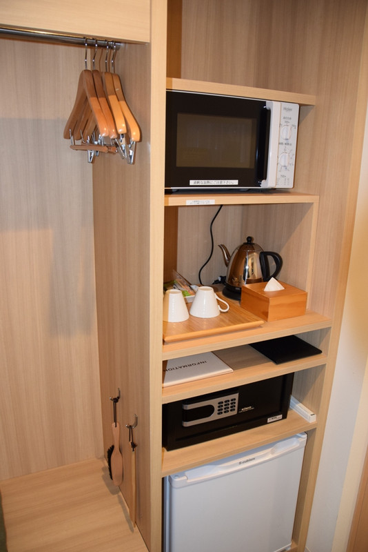 部屋に入ると、左手はこういうスペースになっていた。