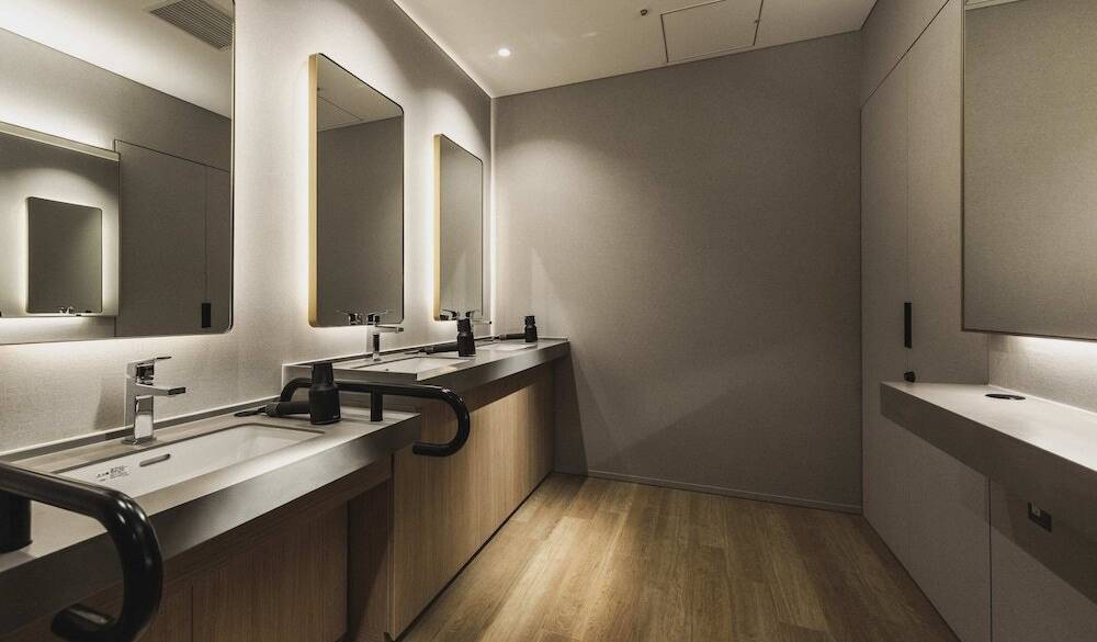 スパの脱衣場 / 4