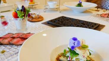 食事・飲み物 / 3