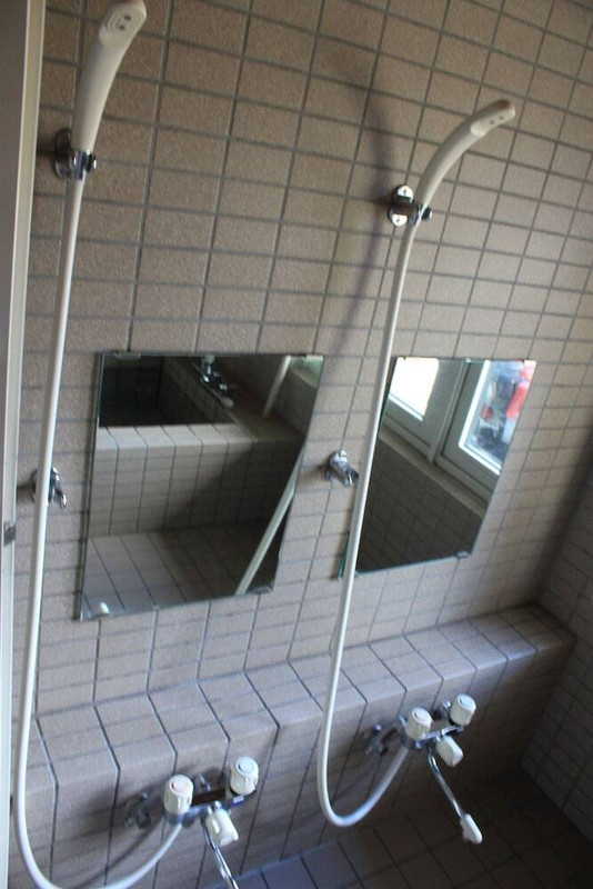 バスルームのシャワー