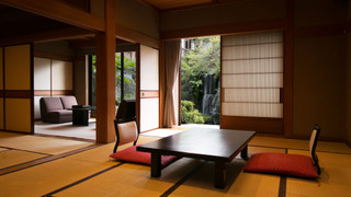 和室　スーペリアルーム　庭園側（一名利用不可）