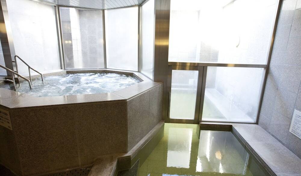 天然温泉で
身も心もほかほかに / 3