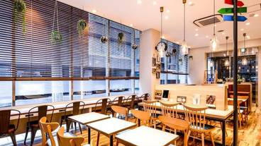 朝食スペース / 8