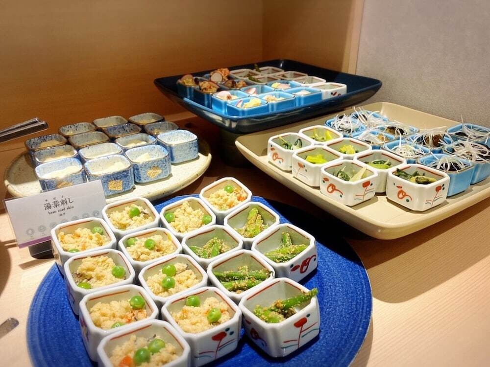 朝食