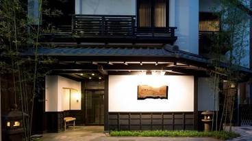 施設の入り口 / 13