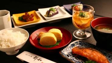 食事・飲み物 / 3