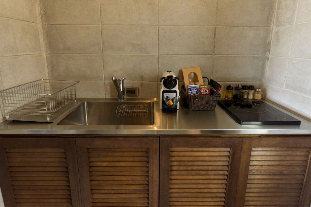 神聖な浜比嘉島に佇む。キッチン付きで地元暮らしを体験3551020