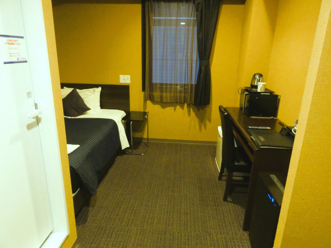 入って全景です