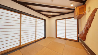 デラックス ビラ 6人部屋