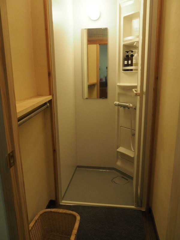 バスルームのシャワー