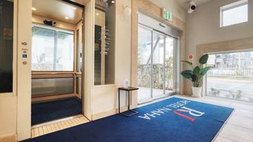 内部エントランス / 2