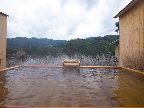 3つの貸切露天風呂に
心も解き放たれる時間 / 3