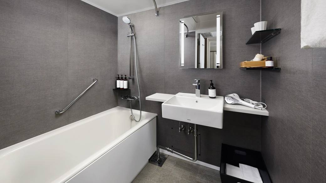 ジュニアスイート　バスルーム / 1