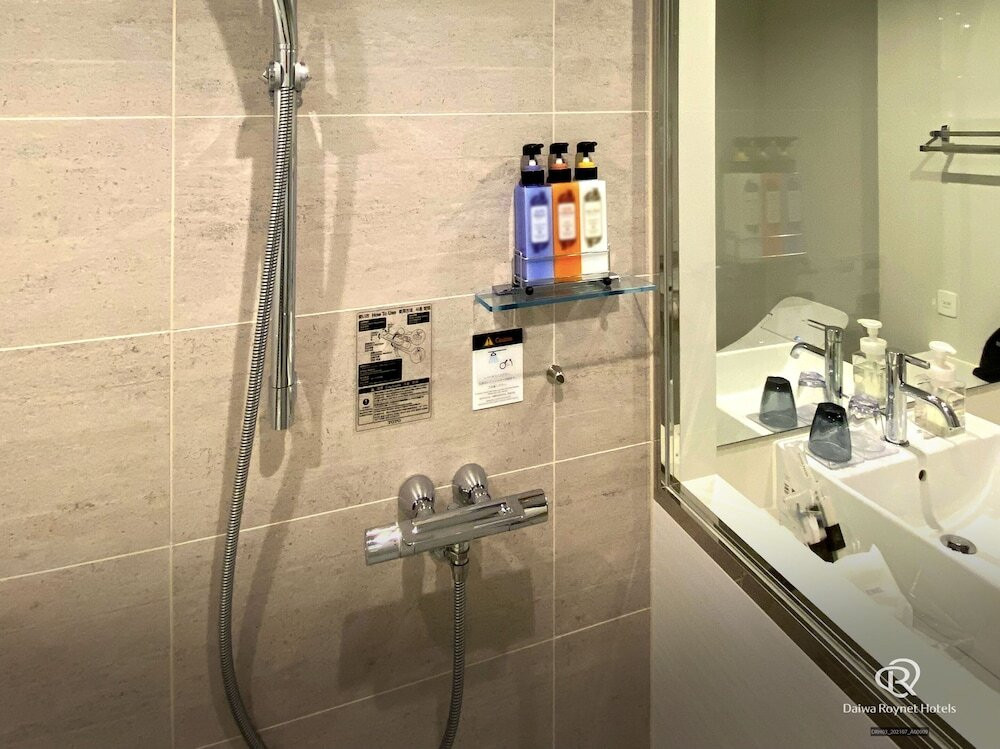 バスルーム シャワー