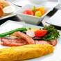【朝食付】別府のいまを感じる、サイトスペシフィックな体験を/お好みのメインプレートが選べる朝食を堪能 | GALLERIA MIDOBARU(ガレリア御堂原)