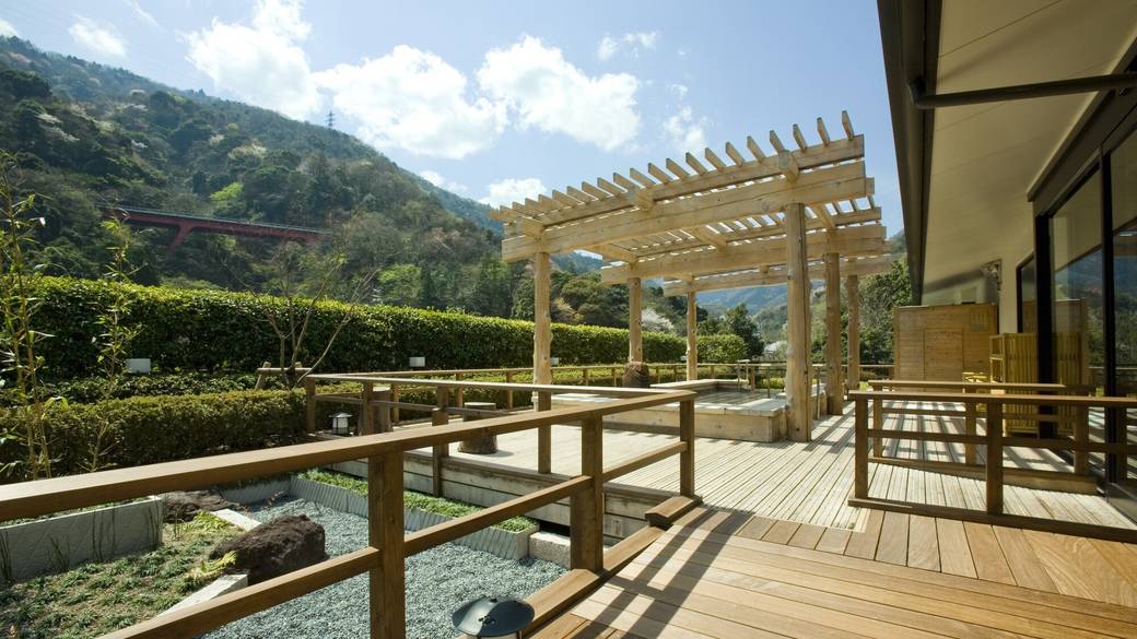 ホテルおかだ 足湯① / 1