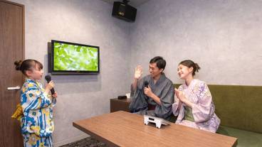 カラオケ ルーム / 3