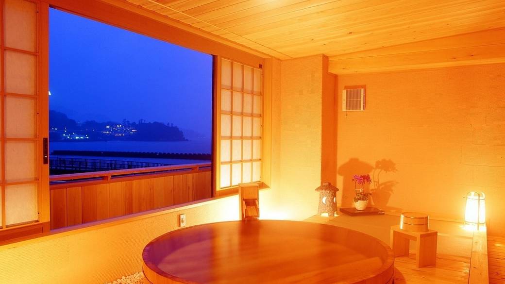 優雅な部屋風呂で
天然温泉に癒されて / 1