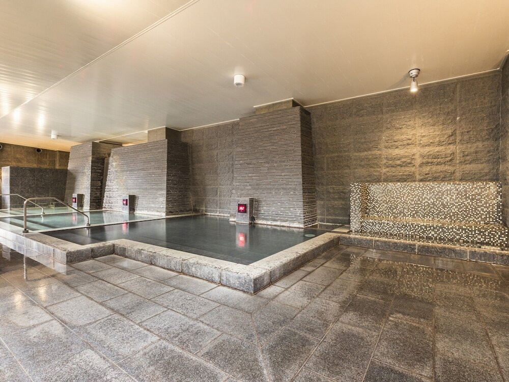 温度別の浴槽がうれしい！それぞれお好みの湯温でリラックス3951866