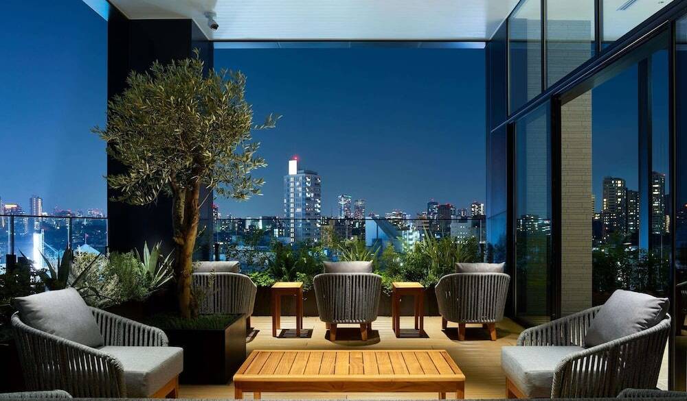 夜景を楽しんで
ぐっすり眠ろう / 1