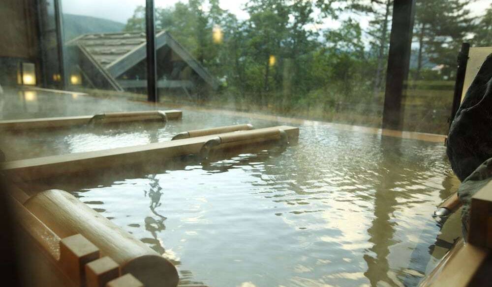 大浴場の檜湯 / 4