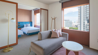 コーナースイートツイン 禁煙 (高層階, ミニバー付, フリーフロー, 12時チェックアウト)