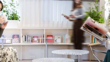 ロビーラウンジ / 9