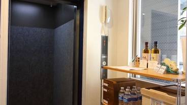 内部エントランス / 2