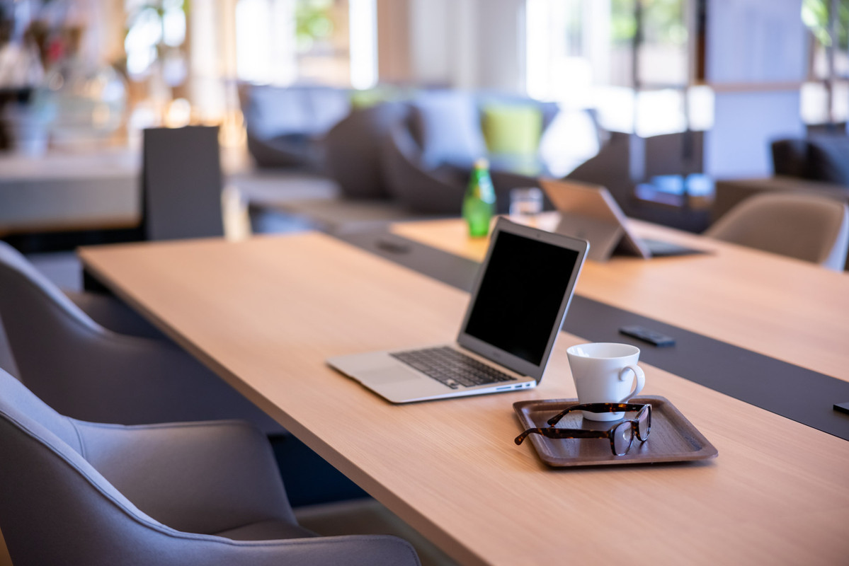 ライブラリーラウンジ内ワークスペース(例3)