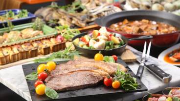 夕食一例／焼き立てステーキ / 4