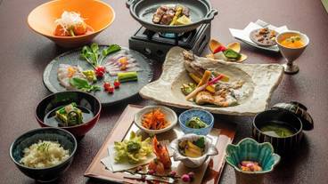 旅館のお食事処 / 18